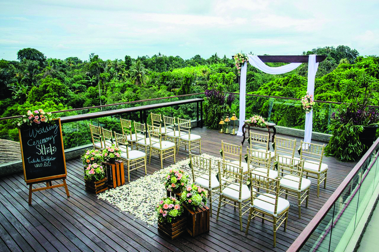 Exquisite Wedding at Naga Rooftop Bar & Lounge